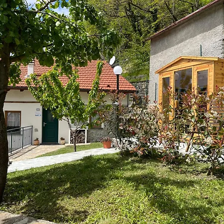 Cascina Clavarezza * Valbravenna